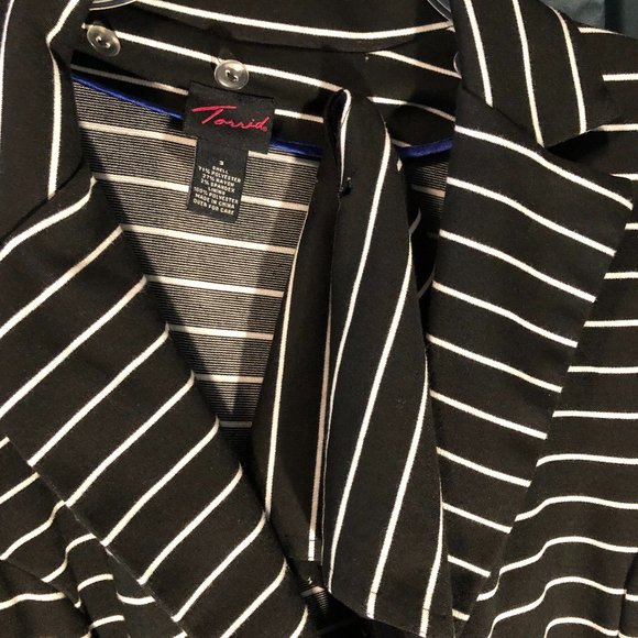 Torrid Pin Striped Jacket. (Torrid Tub). - Picture 7 of 8